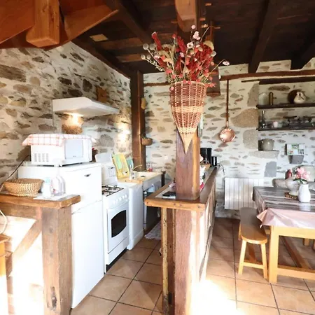 別荘 Maison De Caractere A La Ferme, Cheminee, Jardin Clos, 10 Km D'aurillac - Animaux Bienvenus - Fr-1-742-200 Sansac-de-Marmiesse